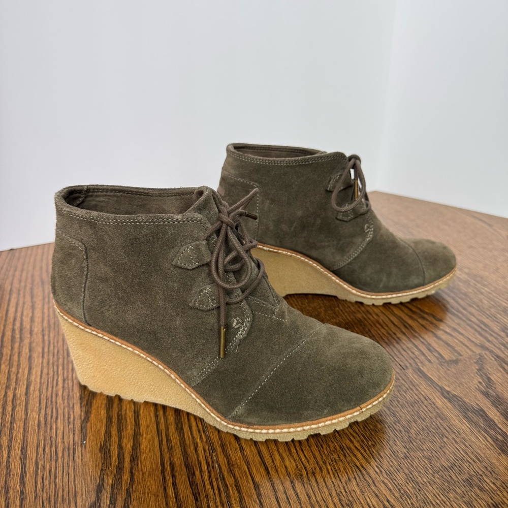 TOMS Women's Suede Wedge Ankle Booties Size 8